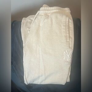 Kith x Yankees sweats size M